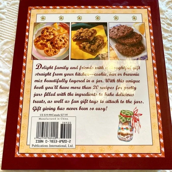 Cookbook: Gifts from a Jar: Cookies, Brownies & Bars Book - Picture 9 of 10
